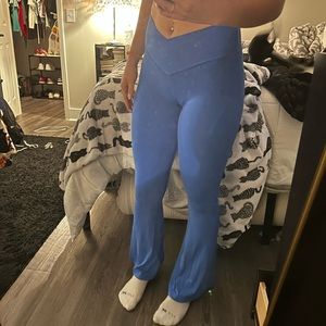 aerie high rise cross over flare leggings!